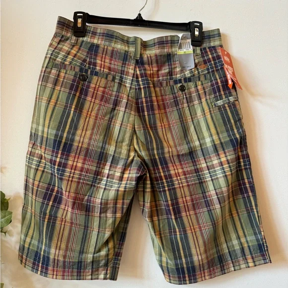 Dockers Classic Fit Flat Front Preppy Plaid Shorts Size 30 NWT - Picture 6 of 10